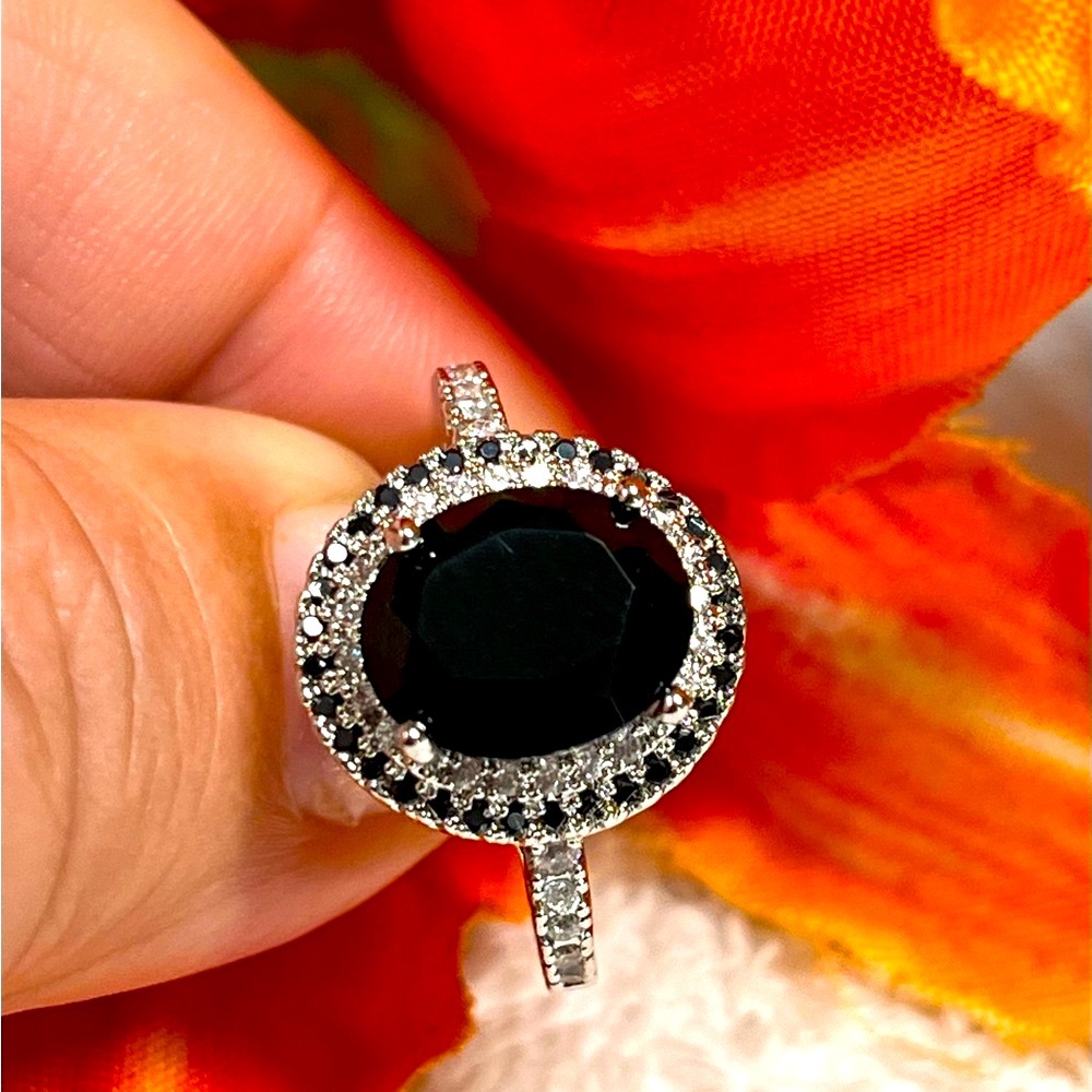 🌸925 Silver and black gemstone ring NEW